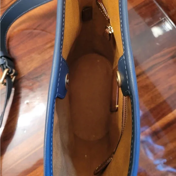 Coach Dakota bucket bag - Picture 5 of 5